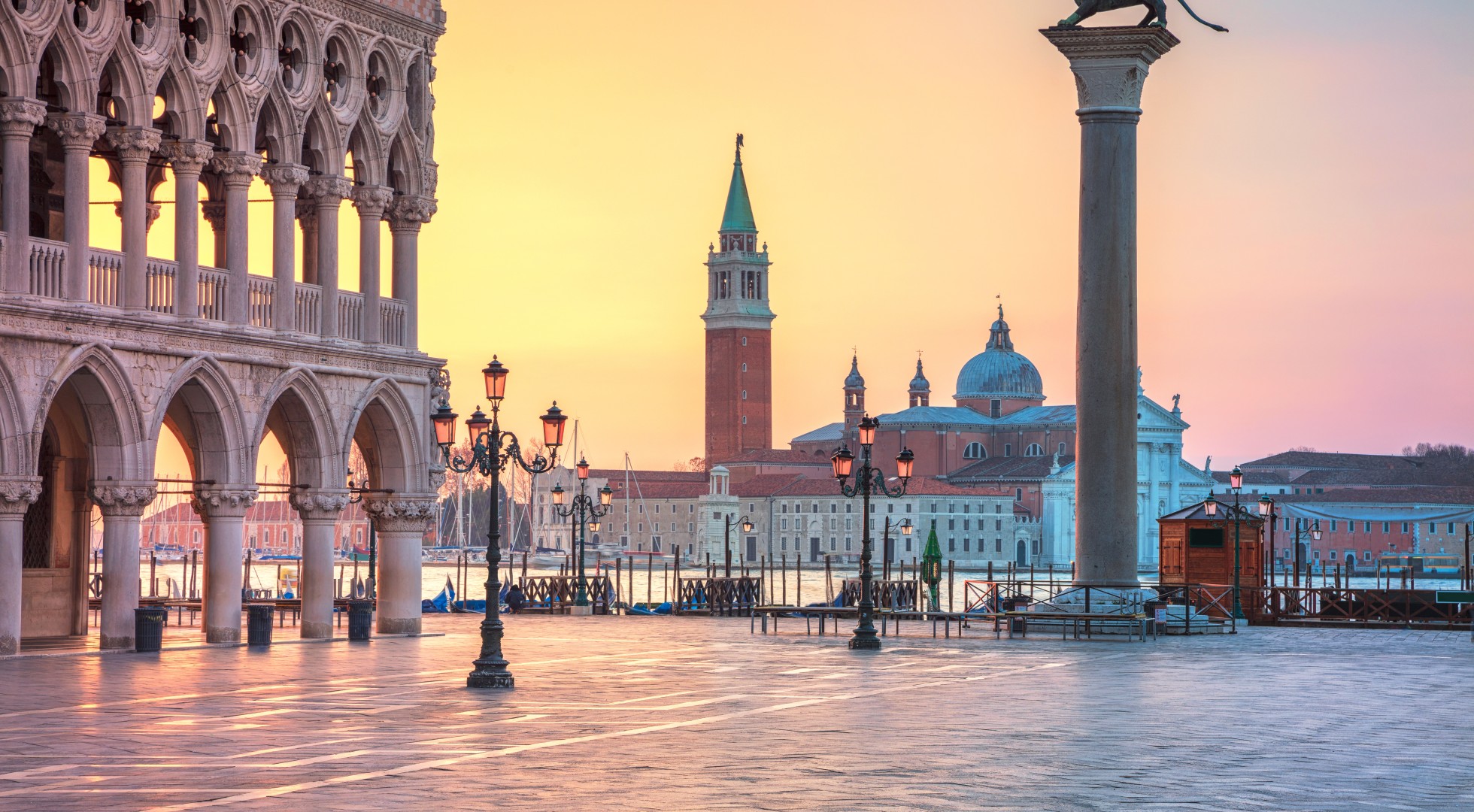 Venice plaza