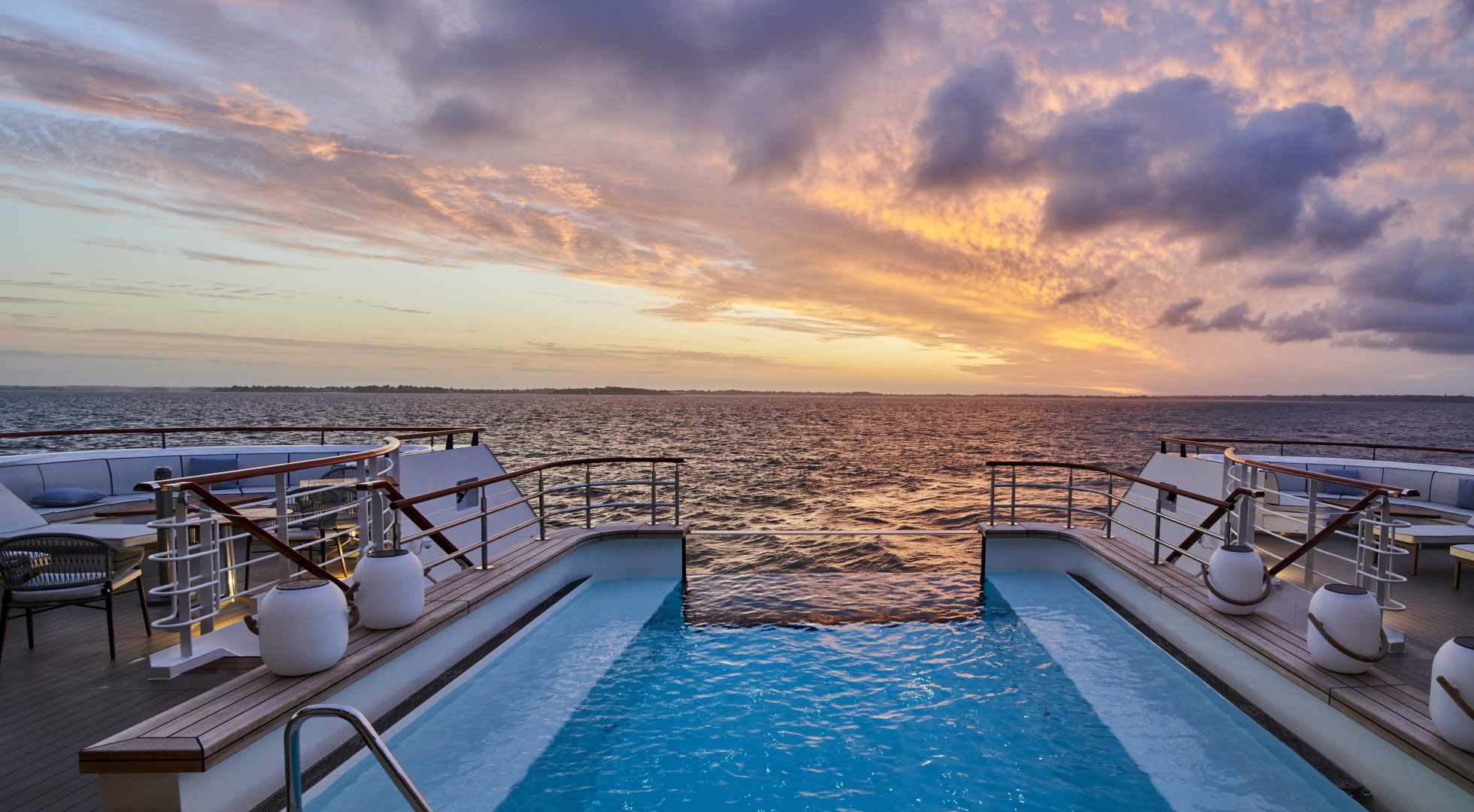 Ship's pool