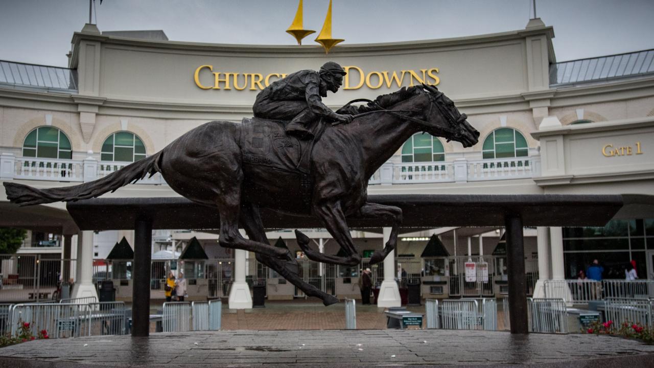 Barbaro Statue at Gate 1