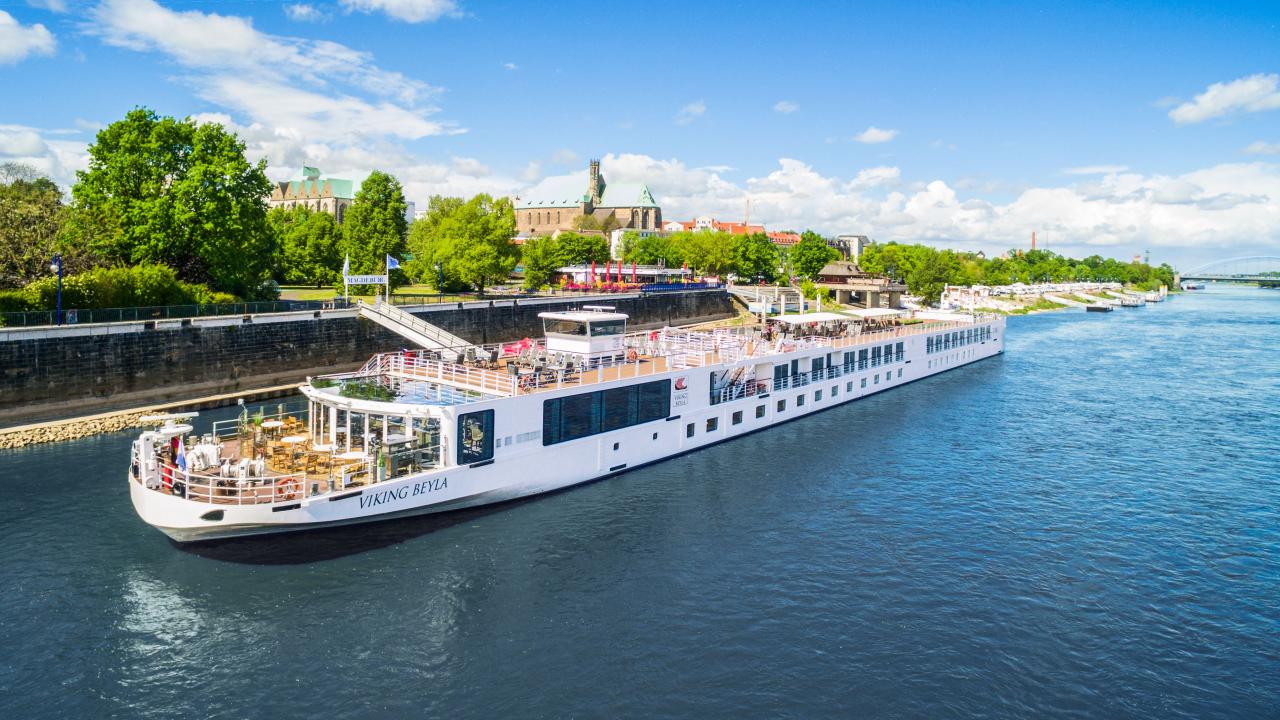 Beyla-Docked-Elbe-River-Magdeburg-CC