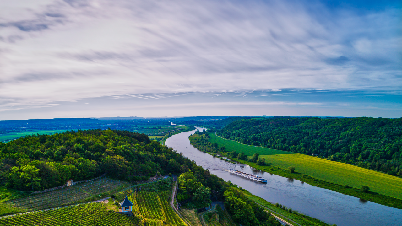 Cover-Beyla-Hillside-Vineyards-Elbe-River