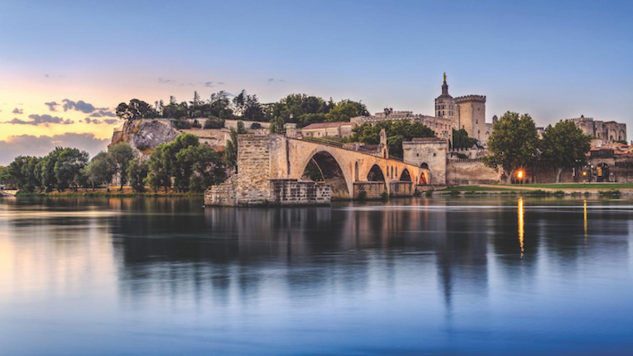 Pont Saint-Benezet at sunrise