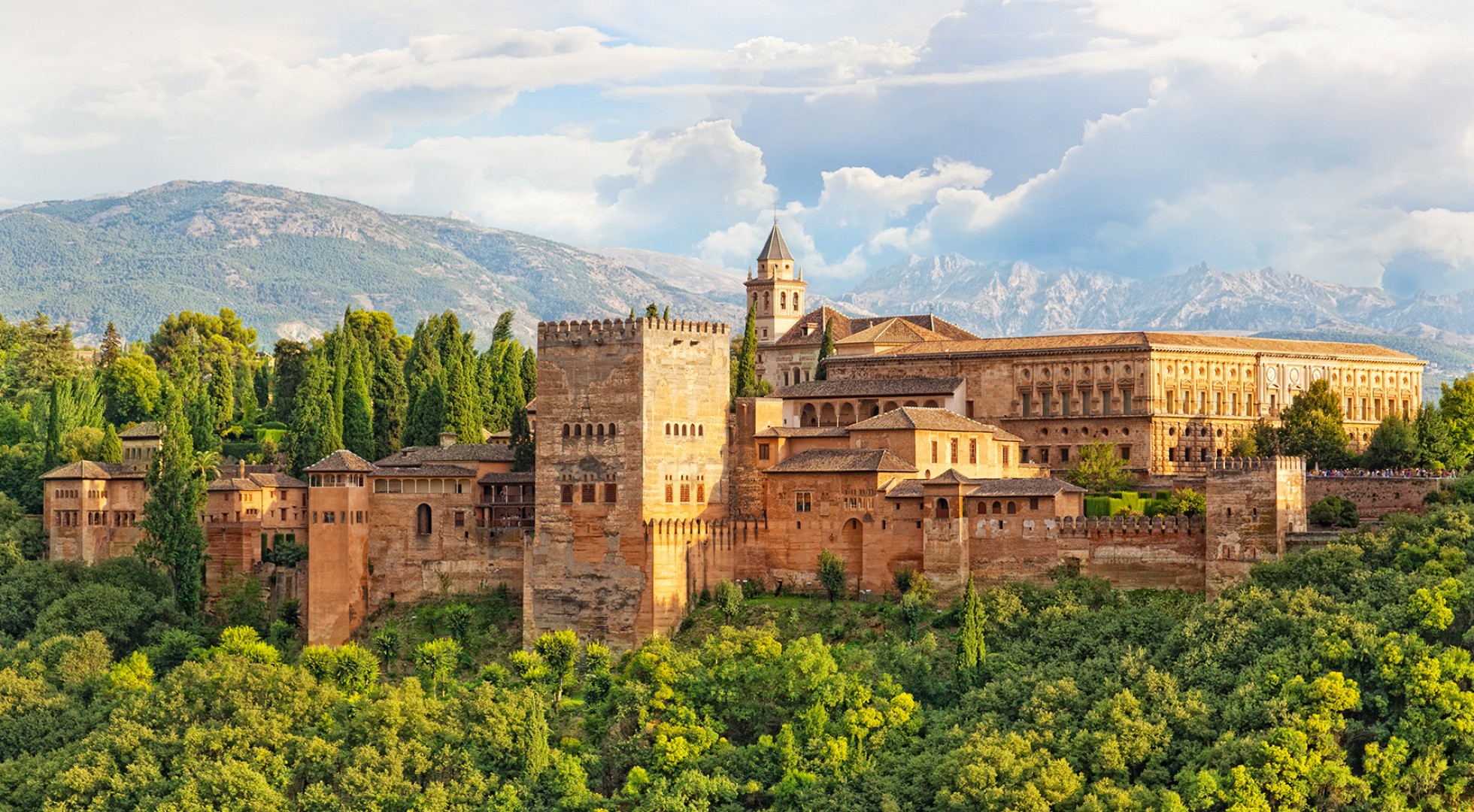 Ancient,Arabic,Fortress,Of,Alhambra,,Granada,,Spain