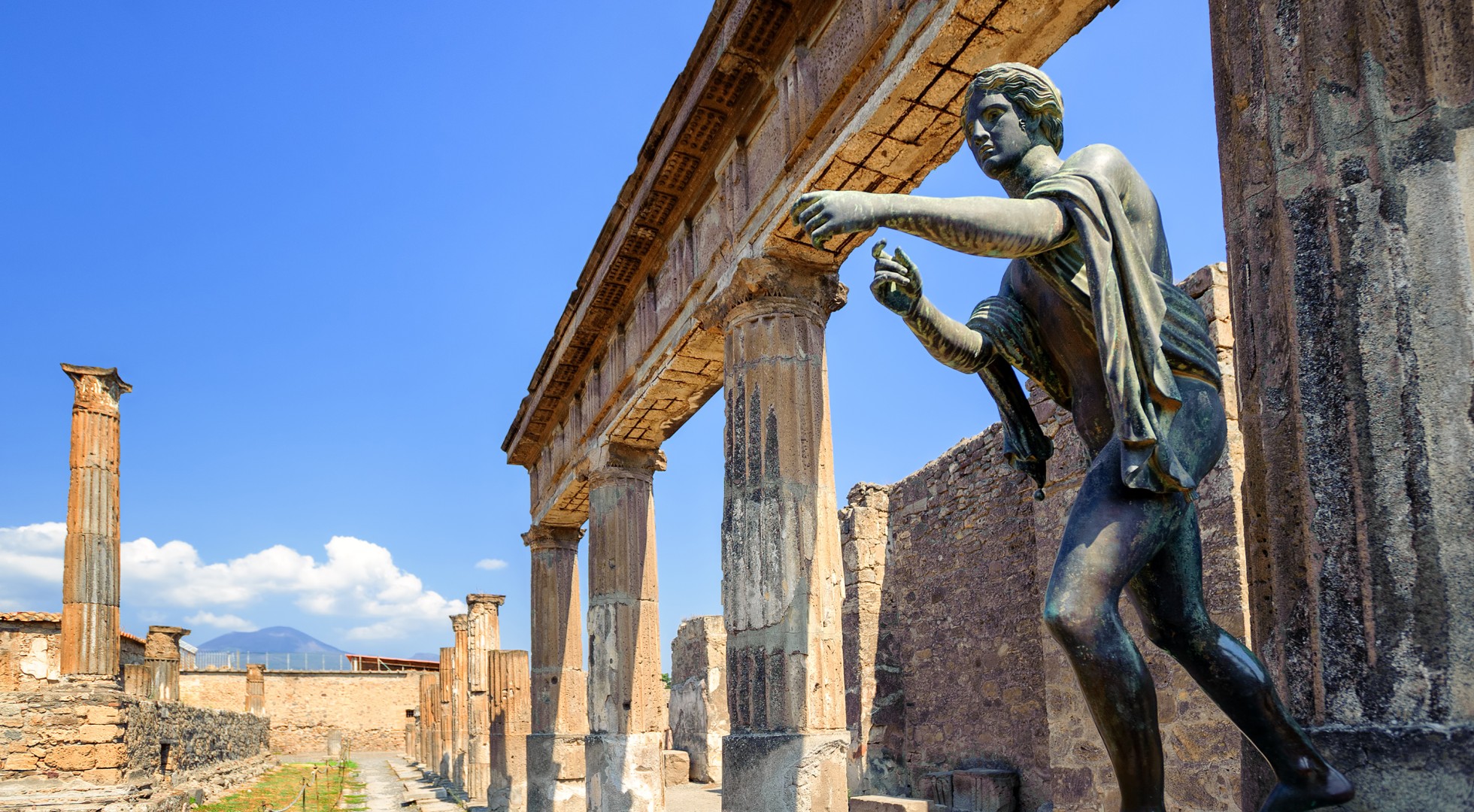 Ruins,Of,The,Antique,Temple,Of,Apollo,With,Bronze,Apollo