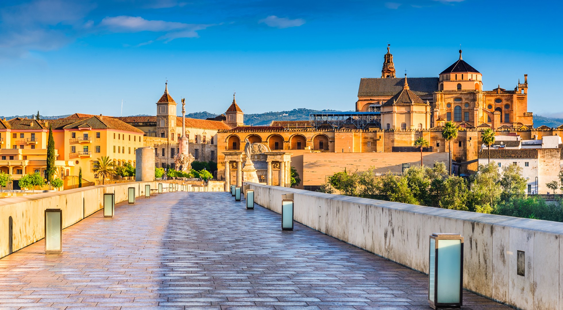Cordoba,,Spain,,Andalusia.,Roman,Bridge,On,Guadalquivir,River,And,The