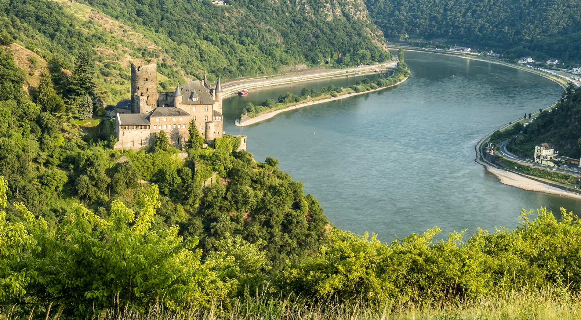 Burg,Katz,-,Cat,Castle,With,Lorelei,Rock,In,The
