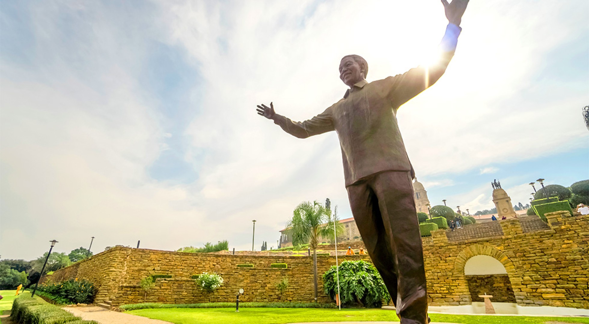 Nelson,Mandela,Statue,On,His,Square,In,Front,Of,Union