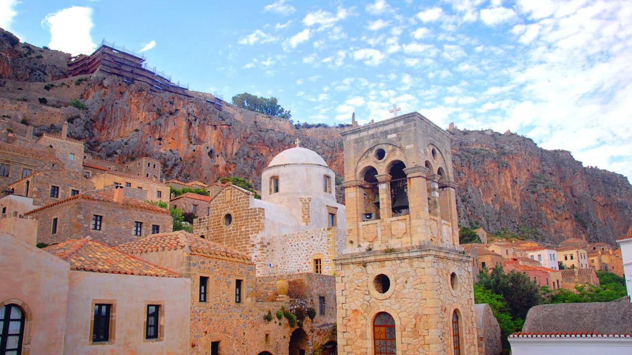 monemvasia_rooftops