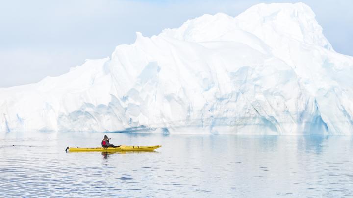 Beautyful Icebergs in Antarctica travel on the kayak