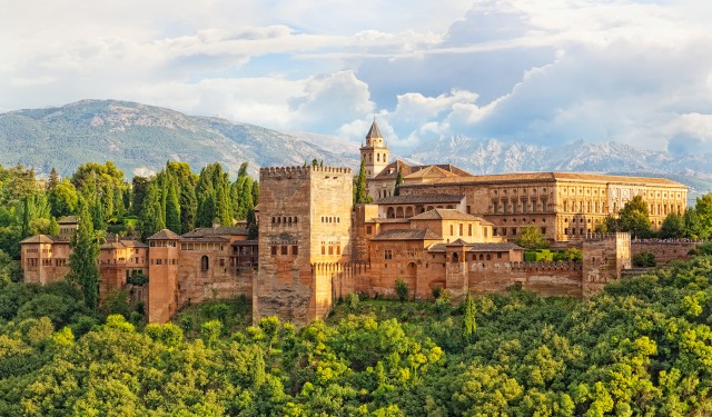 Ancient,Arabic,Fortress,Of,Alhambra,,Granada,,Spain